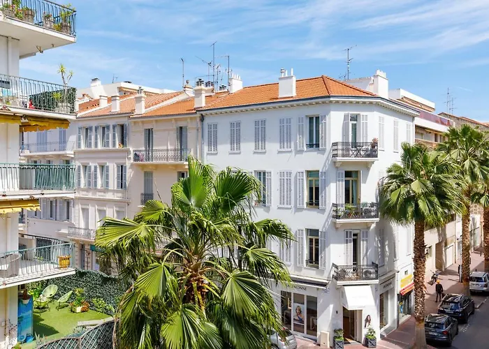 Perle Doree Yourhosthelper Cannes