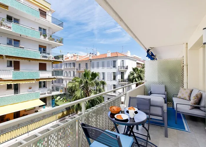Perle Doree Yourhosthelper * Cannes
